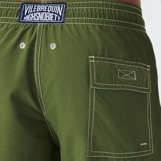 Imagen de Hombre Clásico Liso - Bañador de color liso para hombre - Vilebrequin x Highsnobiety, Bush detalles vista 5 Imagen de Hombre Clásico Liso - Bañador de color liso para hombre - Vilebrequin x Highsnobiety, Bush detalles vista 5