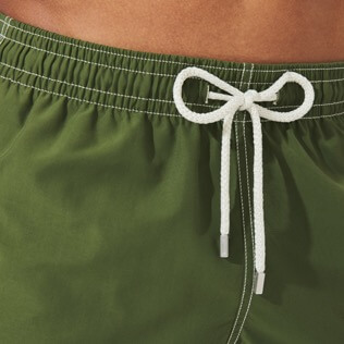Imagen de Hombre Clásico Liso - Bañador de color liso para hombre - Vilebrequin x Highsnobiety, Bush detalles vista 3 Imagen de Hombre Clásico Liso - Bañador de color liso para hombre - Vilebrequin x Highsnobiety, Bush detalles vista 3