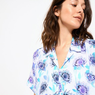 Camisa de lino de manga corta con estampado Flash Flowers para mujer Purple blue detalles vista 1