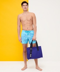 Bolsa de playa pequeña de algodón con estampado liso Purple blue vista frontal desgastada