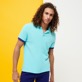 Polo uomo in piqué di cotone tinta unita Lazulii blue vista frontale indossata Polo uomo in piqué di cotone tinta unita Lazulii blue vista frontale indossata