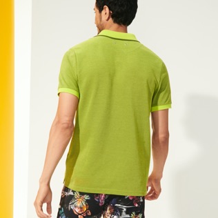 的图片 男款 Others 纯色 - 男士纯色全棉珠地 Polo 衫, Lemongrass 背面穿戴视图 的图片 男款 Others 纯色 - 男士纯色全棉珠地 Polo 衫, Lemongrass 背面穿戴视图